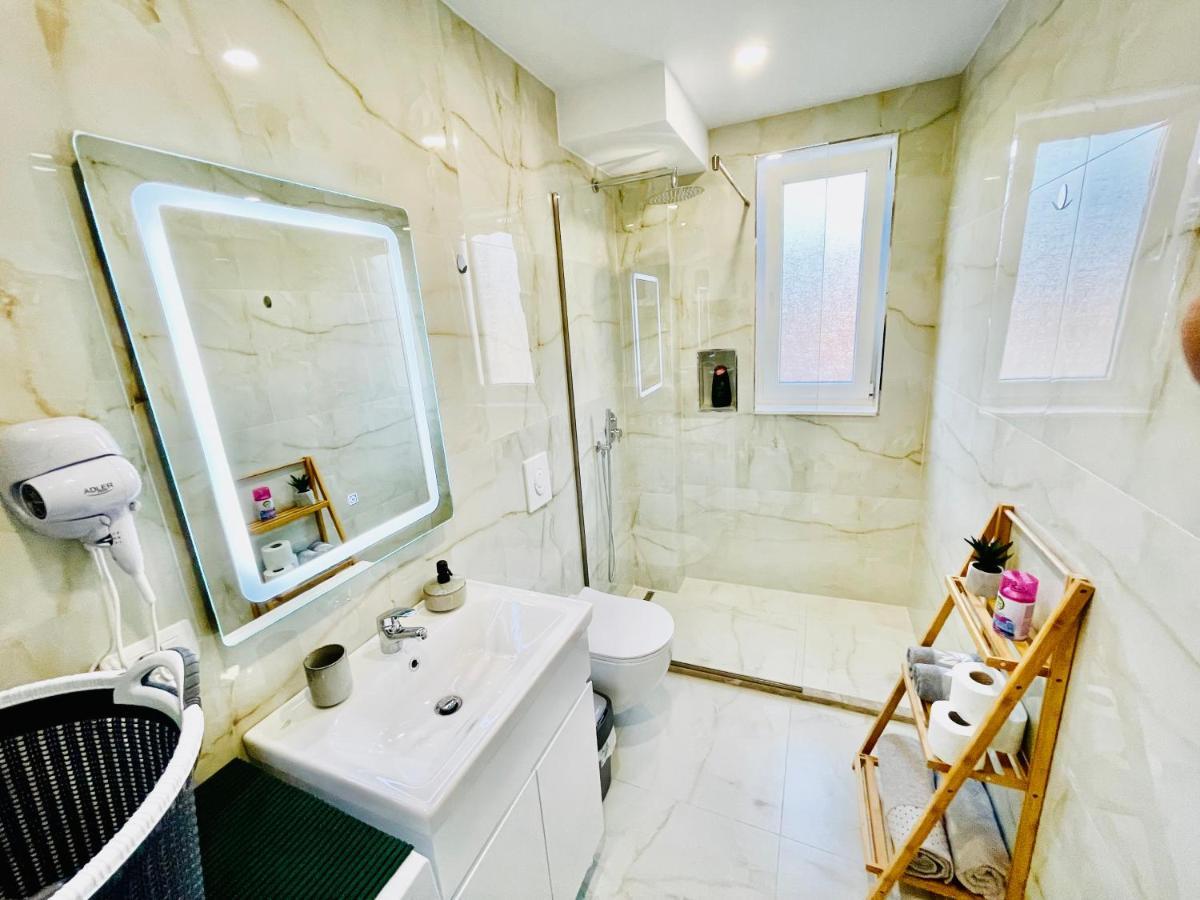 Central Apartment 2, Тирана Экстерьер фото